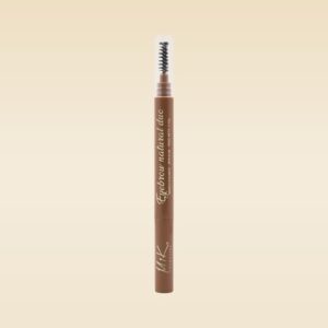 Lápiz De Cejas Natural Dúo, dos puntas para esculpir y dar forma a las cejas de manera natural.